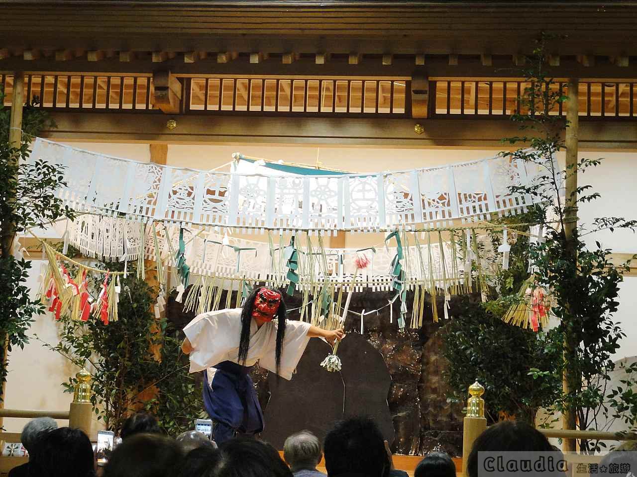 高千穗 :夜神樂表演「户取之舞」