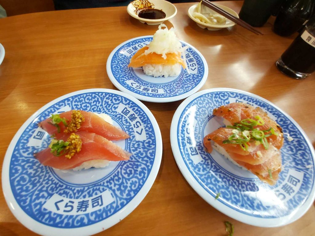 藏壽司：香焙胡麻醬油鮪魚、洋蔥鮭魚、七味粉醃漬鮪魚