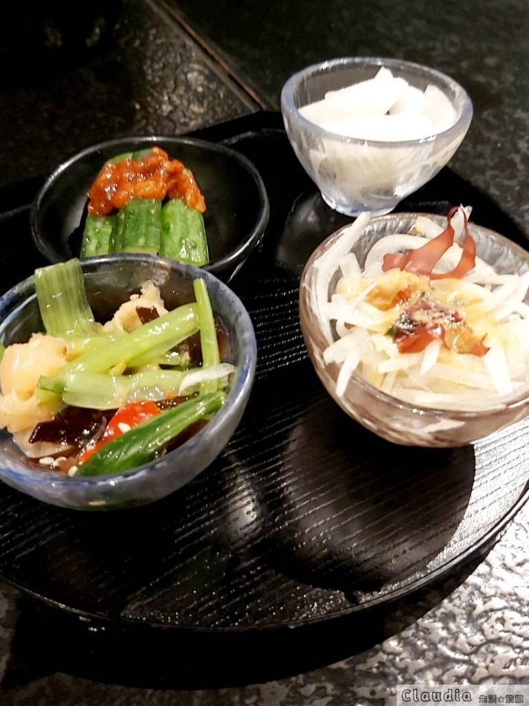 藝奇日本料理 ：贈送小菜